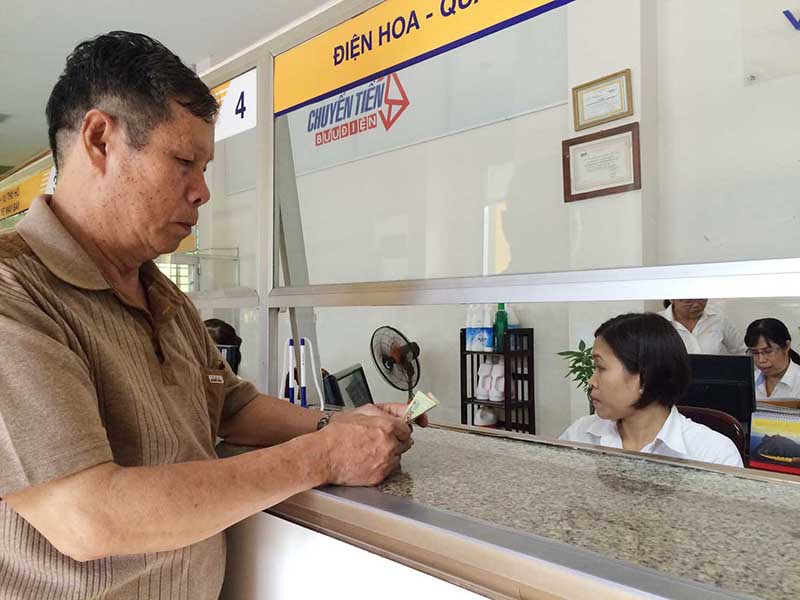 Người tham gia bảo hiểm x&atilde; hội bắt buộc được giải quyết hưởng lương hưu khi đ&aacute;p ứng đủ c&aacute;c điều kiện theo quy định của ph&aacute;p luật